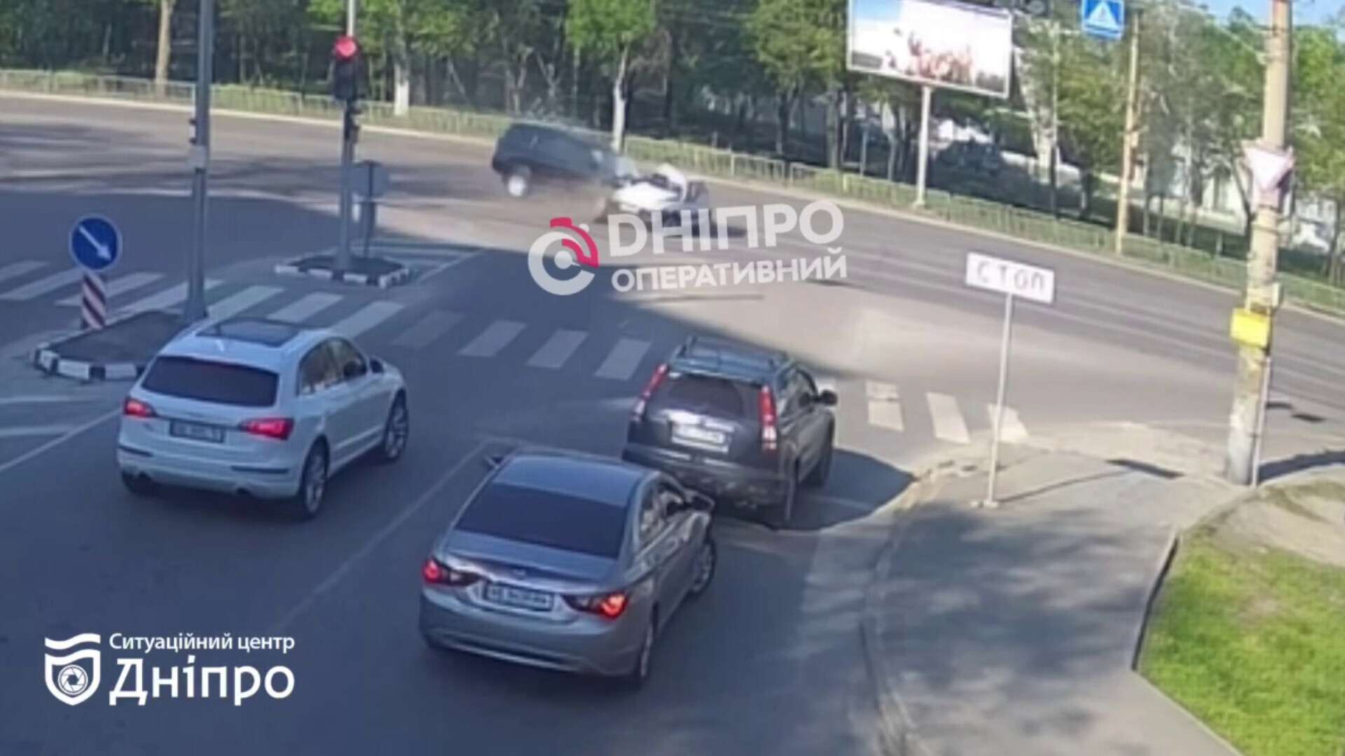 У Дніпрі на Запорізькому шосе Toyota влетіла у ВАЗ, є …