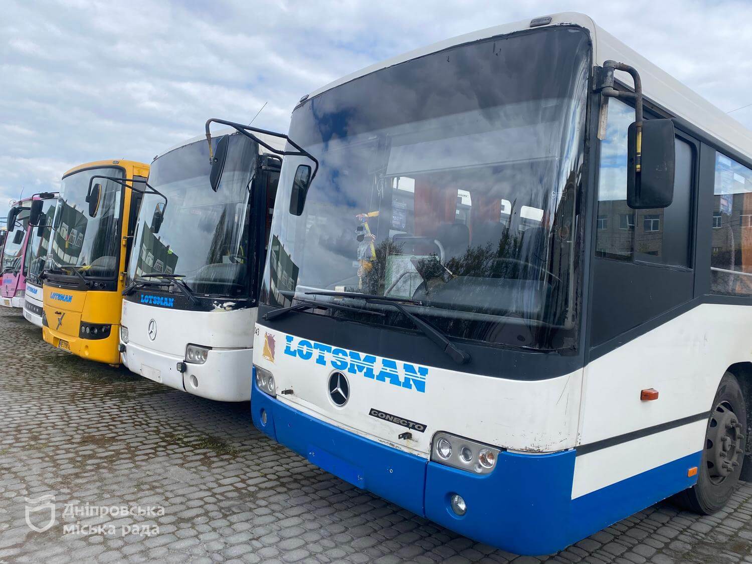 У Дніпрі підвищують вартість проїзду у міських автобусах через зростання …