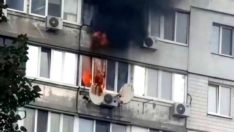 У Дніпрі сталася масштабна пожежа у багатоповерхівці (ФОТО)
