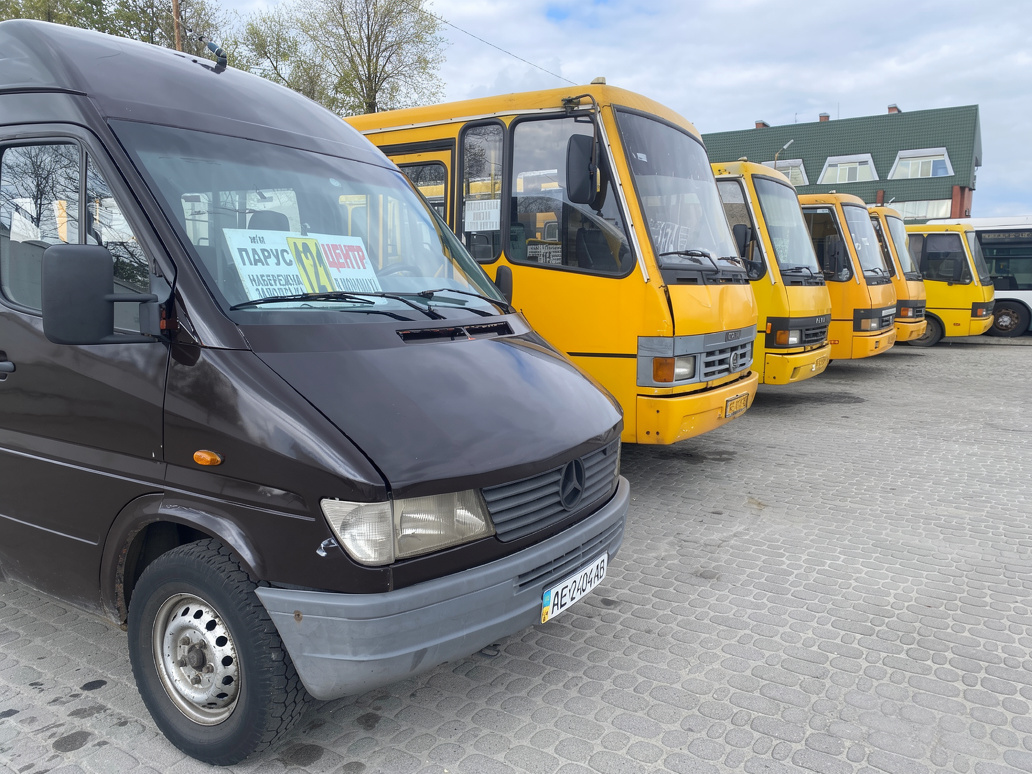 У Дніпрі сьогодні дорожчає проїзд в автобусах: скільки тепер платити