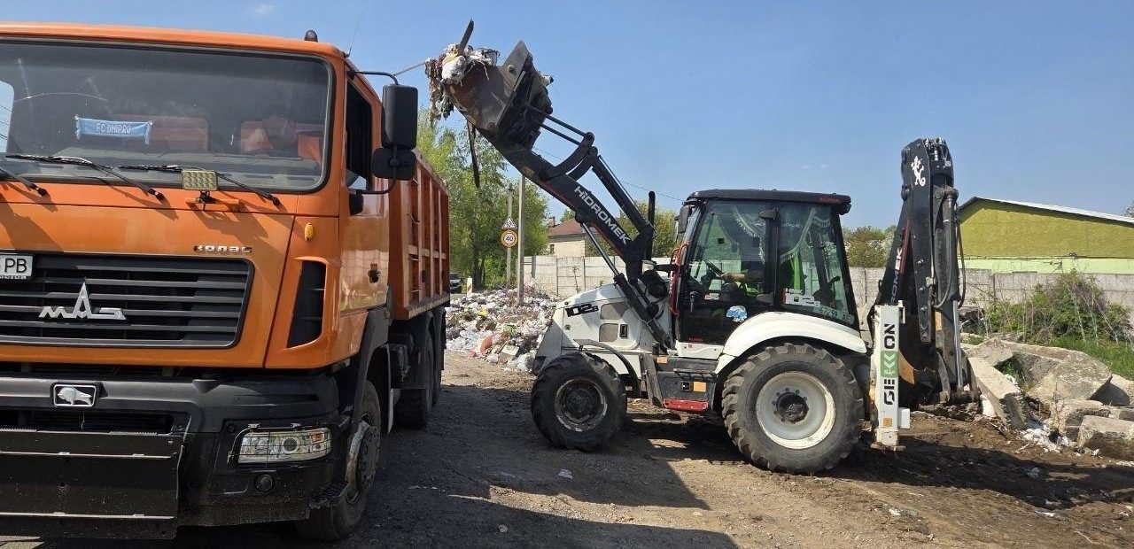 У Дніпрі триває ліквідація незаконних сміттєзвалищ
