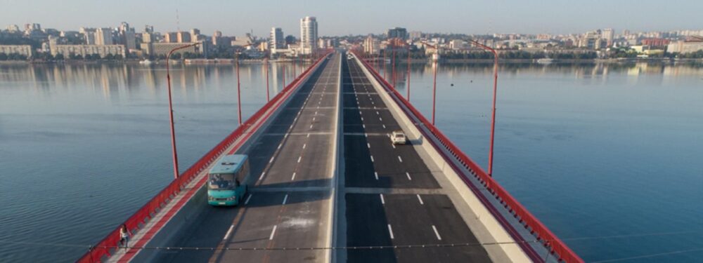У Дніпрі хлопець стрибнув з мосту, щоб вкоротити собі віку …