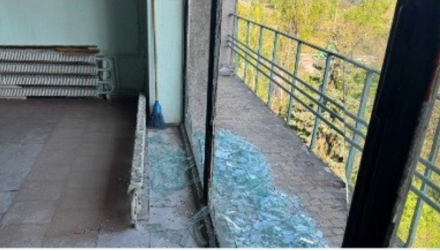 У Дніпрі через російську атаку пошкоджене приміщення видавництва «Зоря»