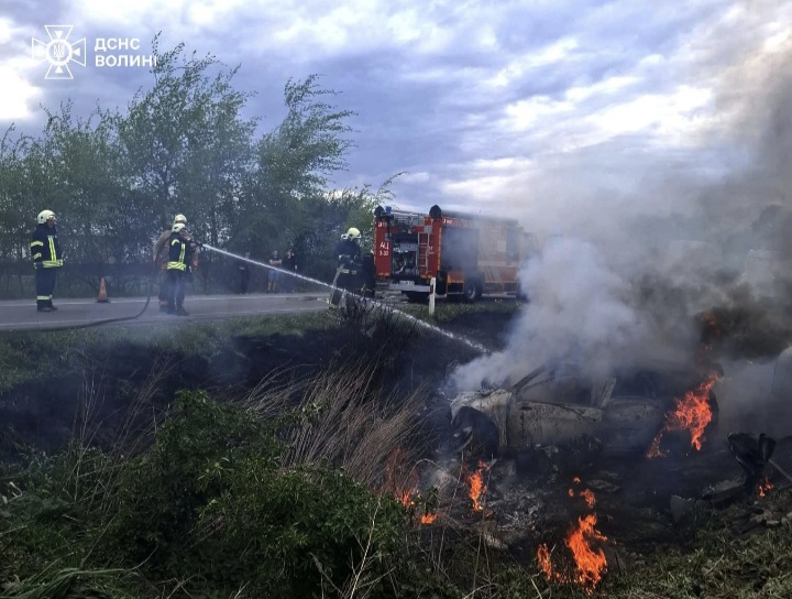 У Жидичині легковик злетів у кювет і загорівся