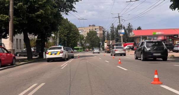 У Житомирі пенсіонерку збила іномарка прямо на дорозі