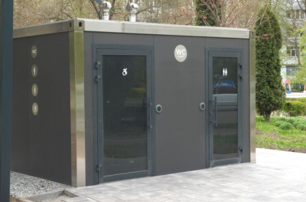 У Житомирі так і не запрацювала модульна вбиральня за 5 …