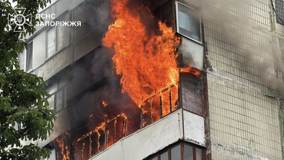 Балкони та квартира горіли в Запоріжжі