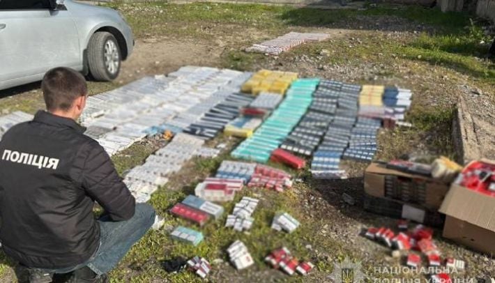 У Запоріжжі накрили тіньовий ринок сигарет: вилучили контрафакт і готівку …