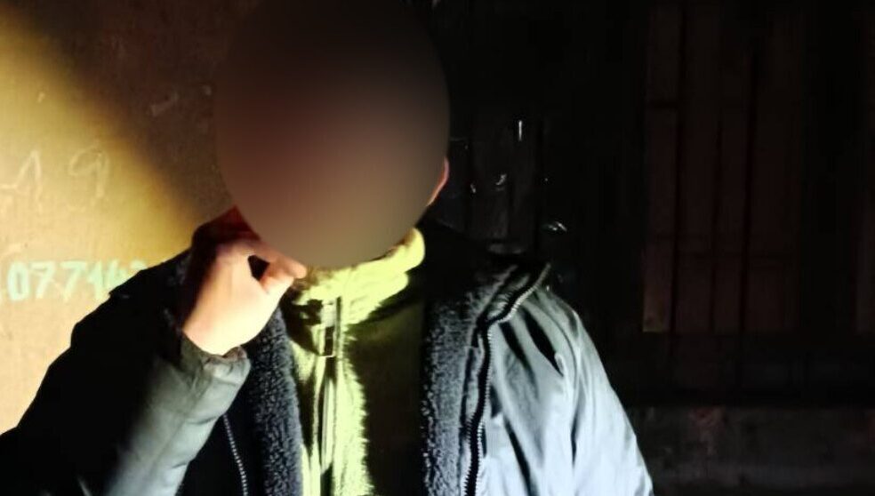 У Запоріжжі поліцейські охорони затримали чоловіка, який погрожував зброєю в …