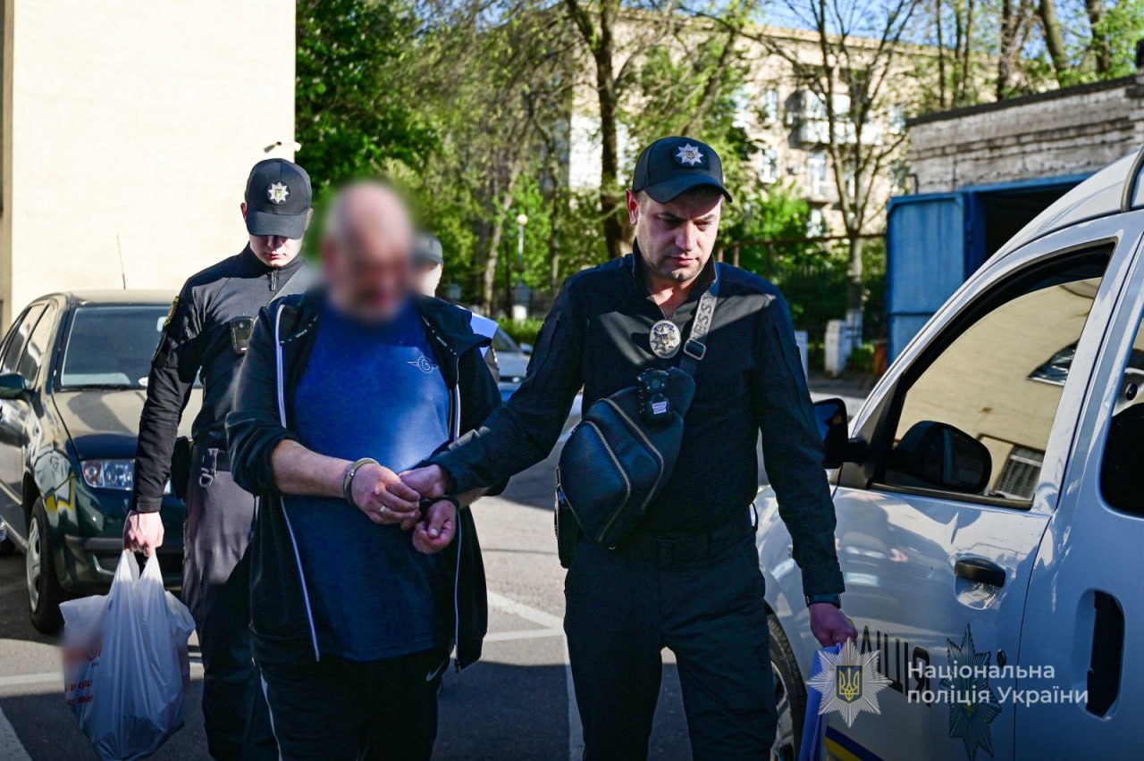 У Запоріжжі чоловік викрав компʼютерну техніку з приміщення адміністрації