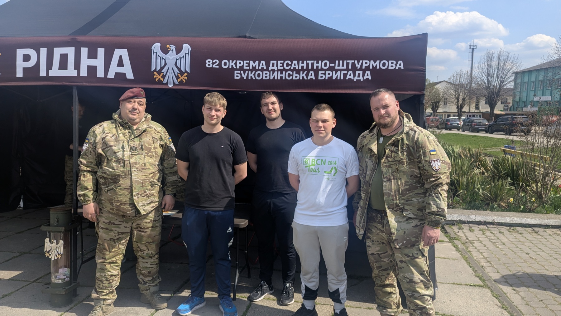 У Заставні бійці 82-ї ОДШБр навчали молодь такмеду та показали …