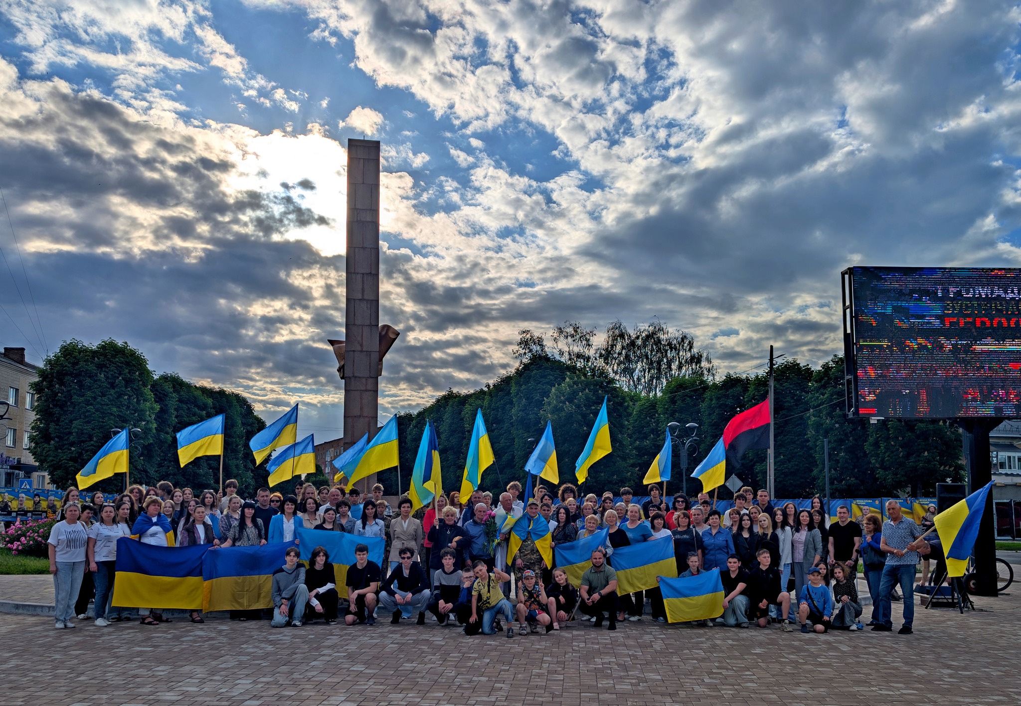 У Знам’янці зустріли звільненого з полону захисника Валерія Прихoдченка