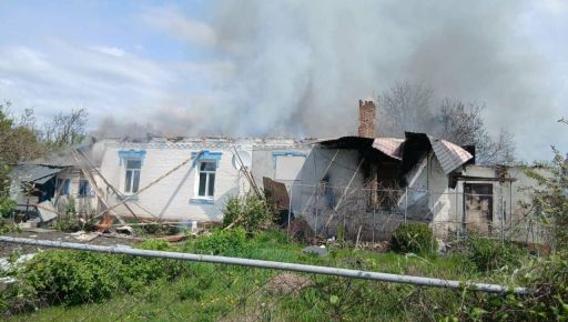 Окупанти вдарили по селу на Харківщині двома дронами: спалахнула пожежа
