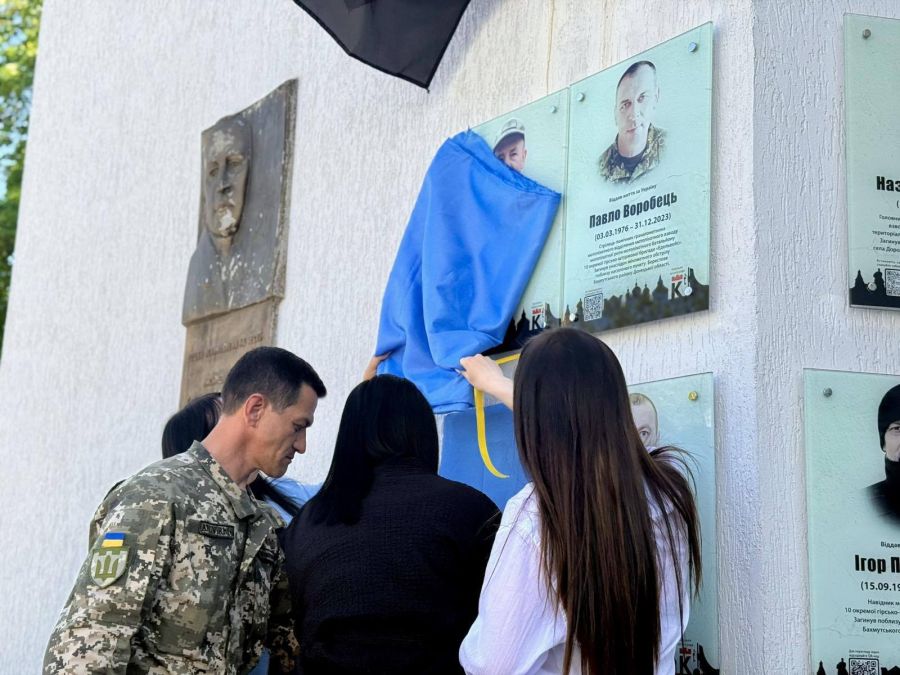 У Калуші встановили пам’ятні таблички на честь трьох загиблих воїнів