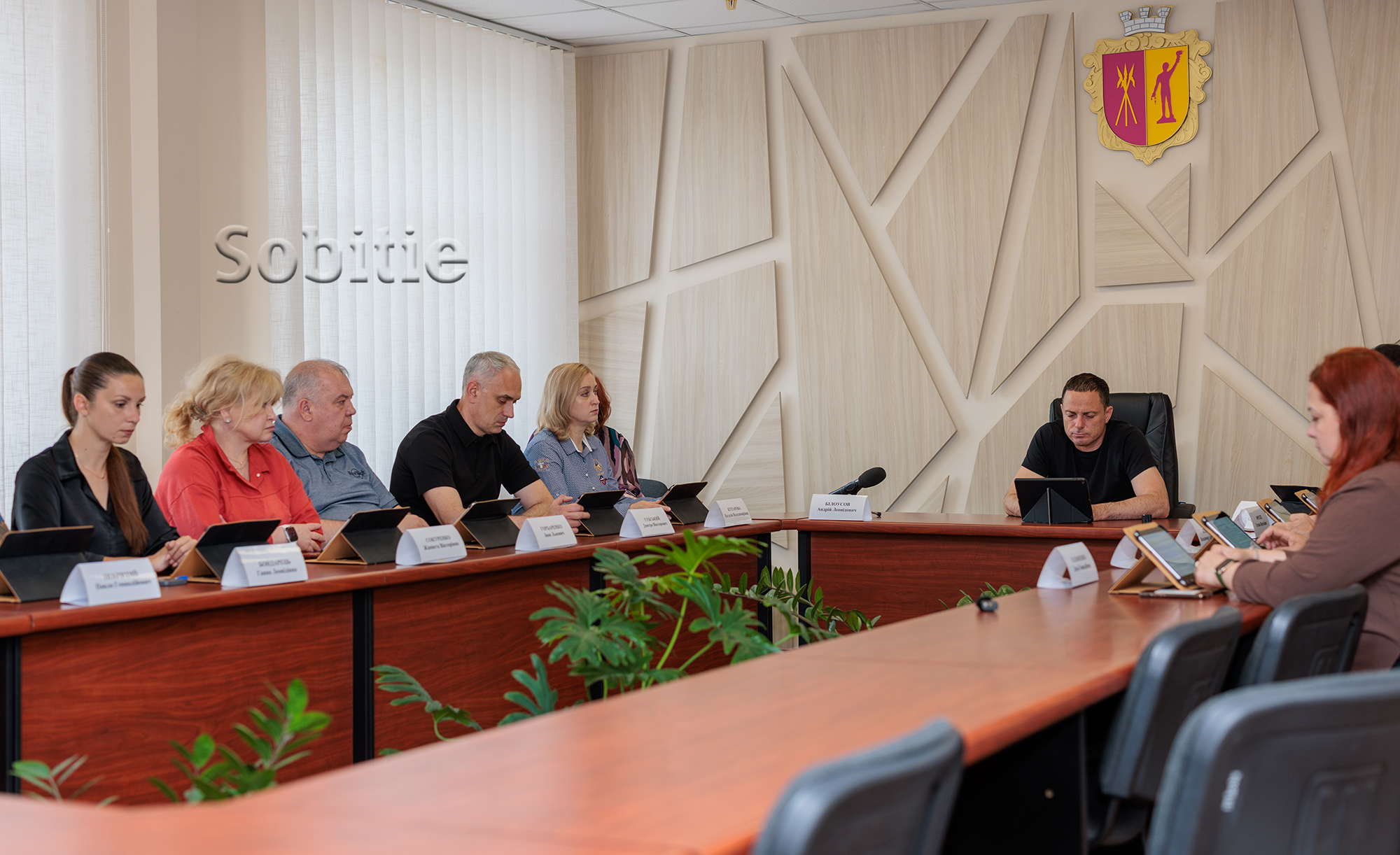 У Кам’янському виконком розглянув 43 питання: підтримка військових, компенсації за …
