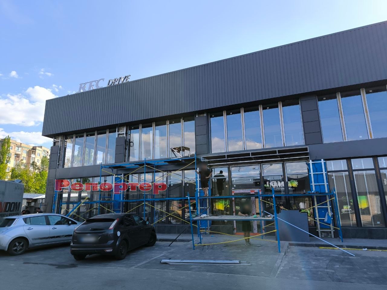 У Кам’янському готуються відкрити перший заклад KFC: на будівлі вже …