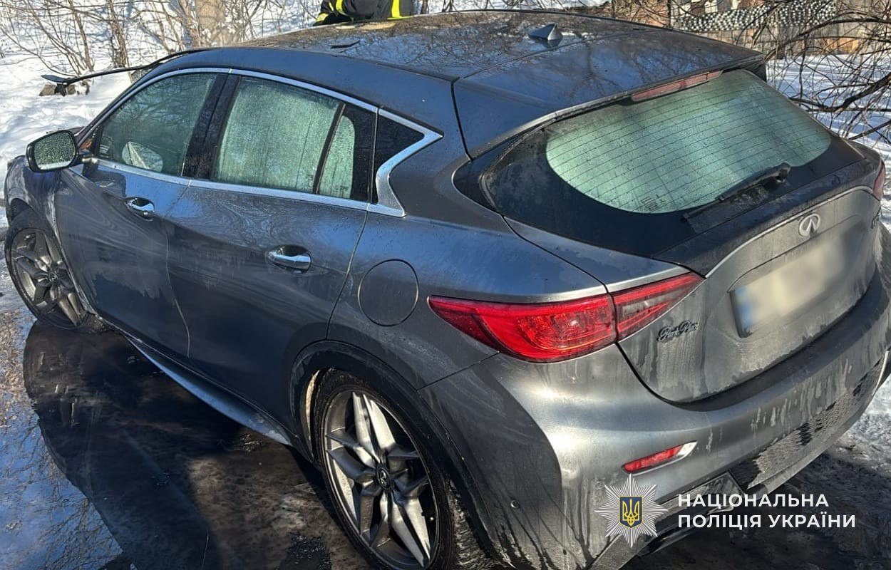 У Кам’янському підлітка звинуватили у підпалі автомобіля