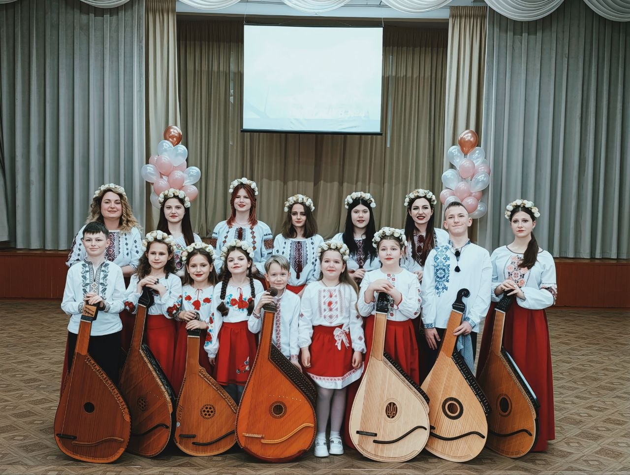 У Кам’янській школі мистецтв № 4 лунали «Мелодії весни»