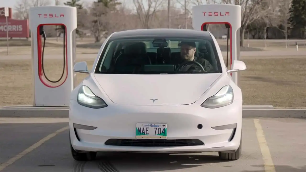 У Канаді знайшли Tesla Model 3 з пробігом понад 600 …