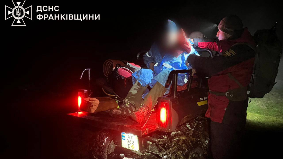 У Карпатах під час підйому на гору Хом’як постраждав турист зі Львова