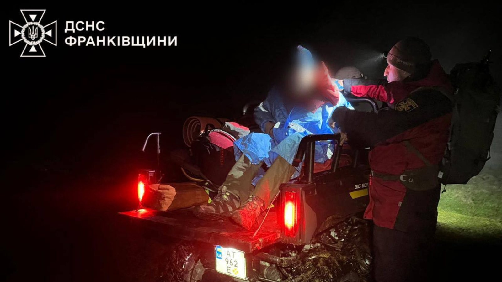 У Карпатах рятувальники надали допомогу травмованому туристу