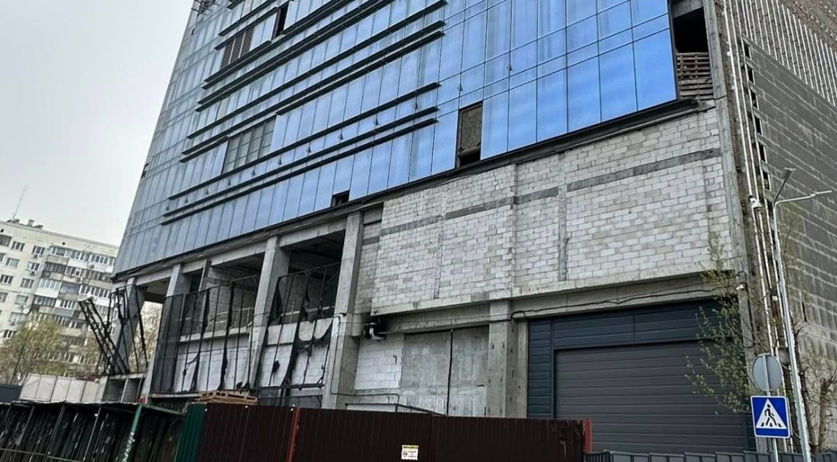 У Києві активізувалися роботи на довгобуді Sky Towers — можливе …