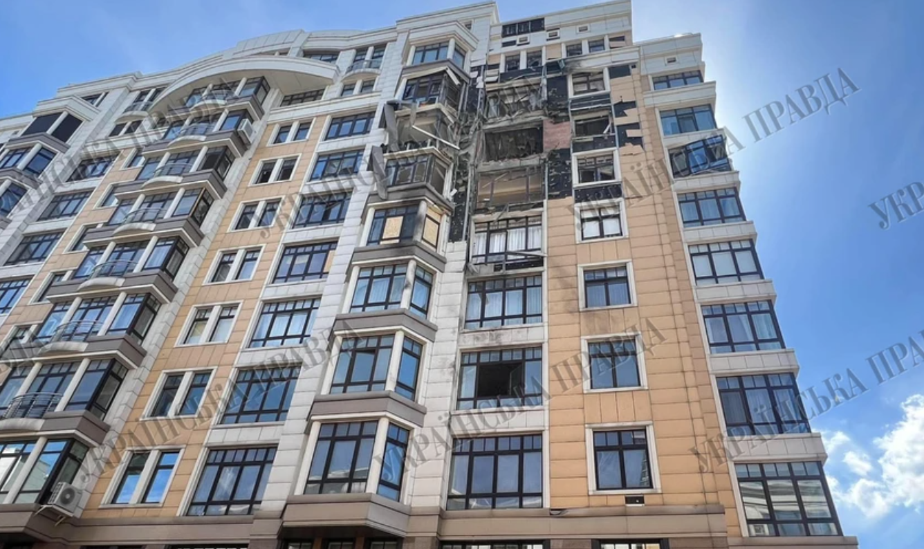 У Києві внаслідок атаки пошкоджений будинок з квартирами Зеленського та …