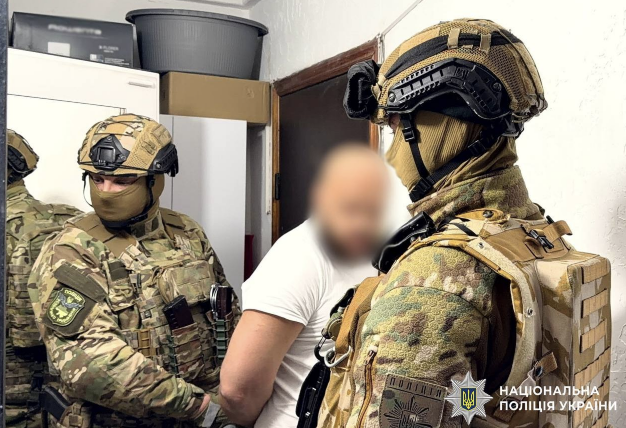 У Києві директор благодійної організації та його спільниця легалізували іноземців …