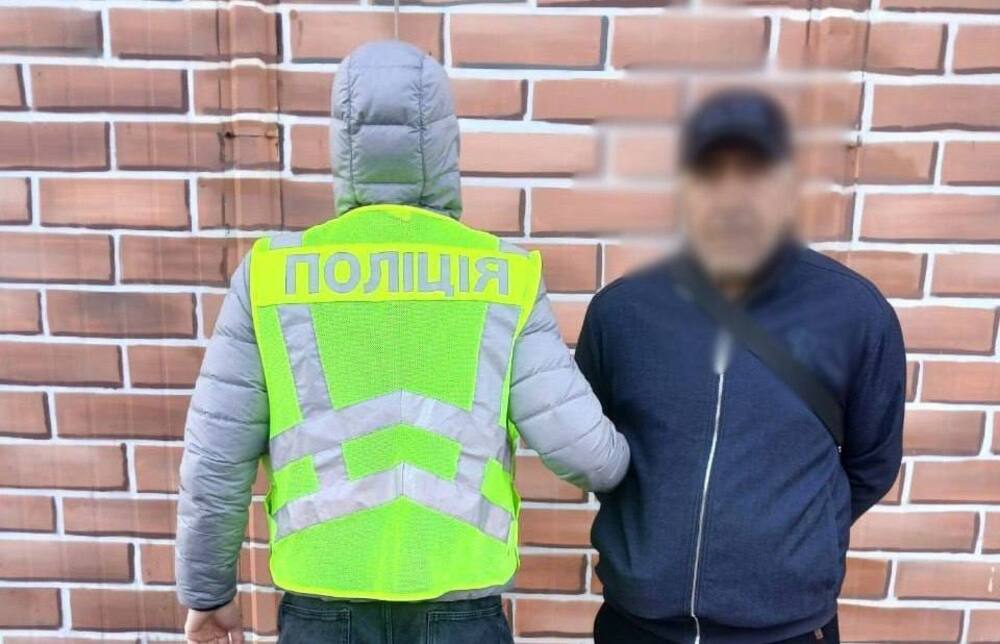 У Києві затримали іноземця за «попутні» грабежі водіїв-експедиторів