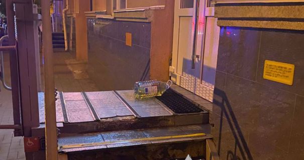 У Києві перехожі завадили 23-річному хлопцю підпалити банк на Подолі