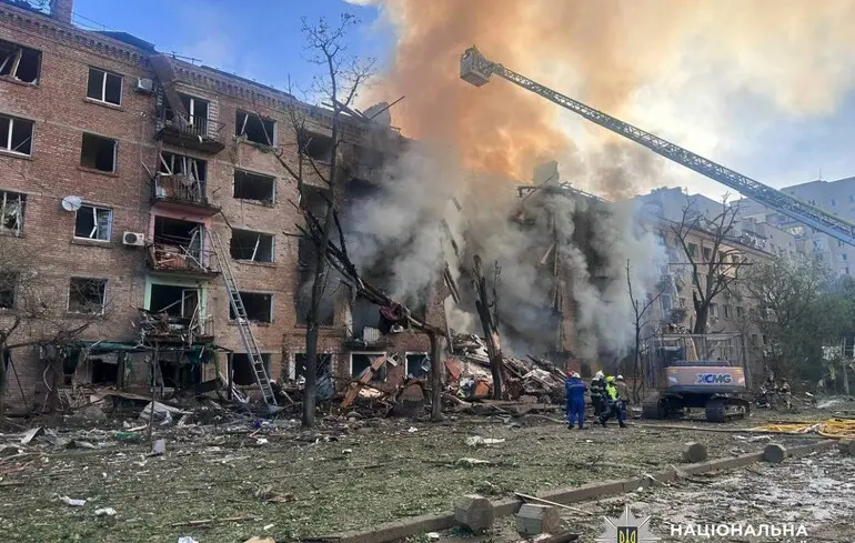 У Києві збільшилося число загиблих. Під завалами будинку знайшли тіло …
