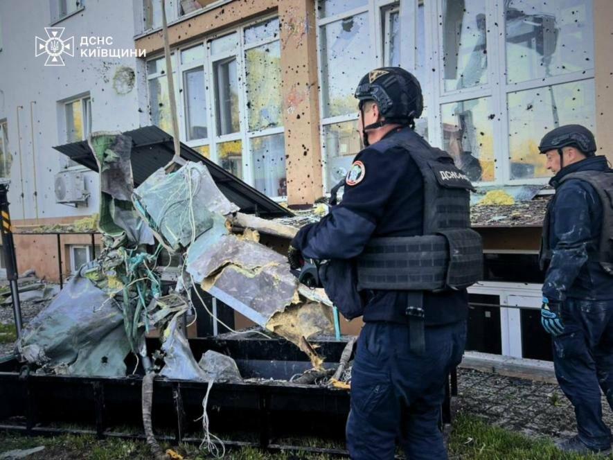У Києві з-під завалів дістали загиблих: кількість жертв зросла