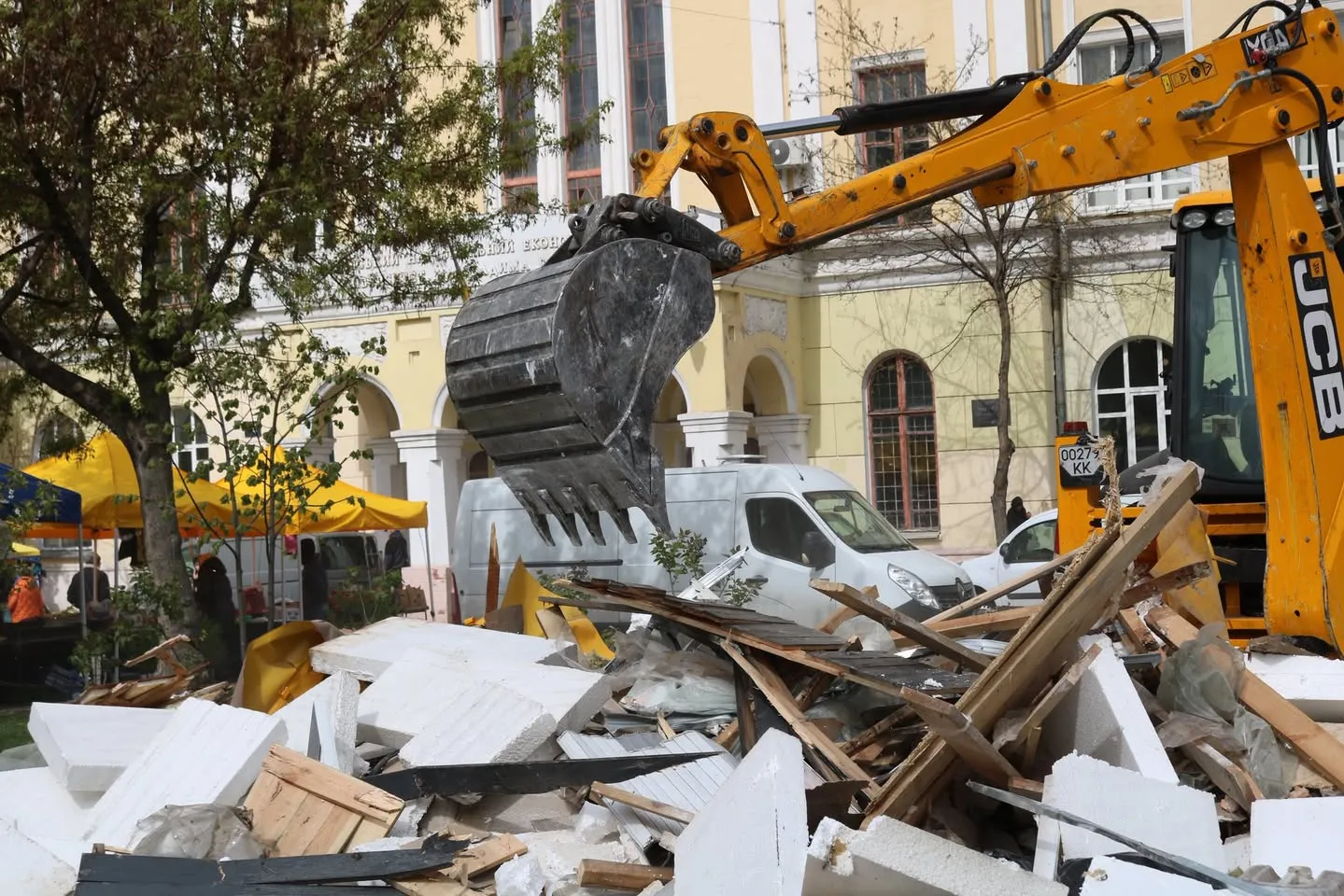 У Києві ліквідували десятки самовільних споруд у п’яти районах міста