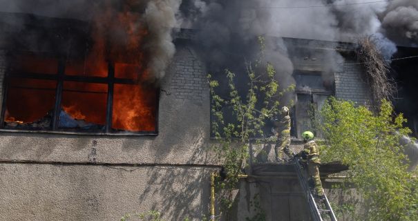 У Києві сталася масштабна пожежа на складі
