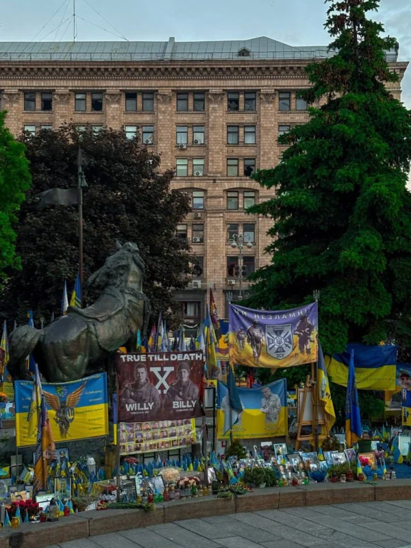 У Києві на Хрещатику повибивало вікна (ФОТО)