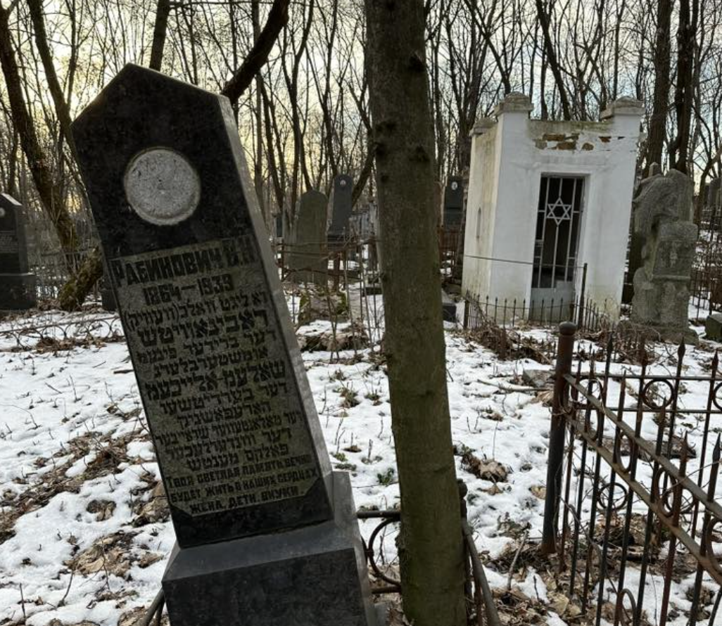 У Києві на межі руйнування опинилося поховання брата Шолом-Алейхема
