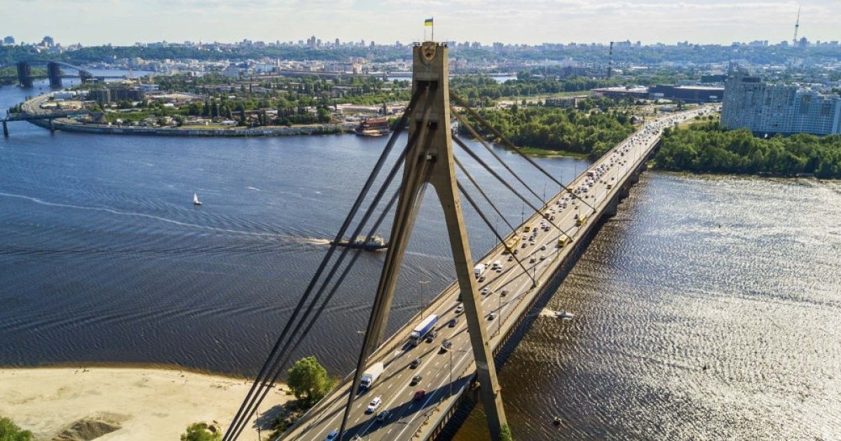 У Києві на чотири дні частково перекриють один із мостів: …