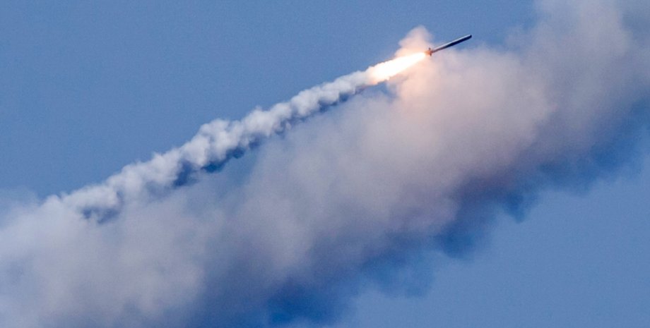 У Києві показали видовищне перехоплення російської крилатої ракети (Відео)