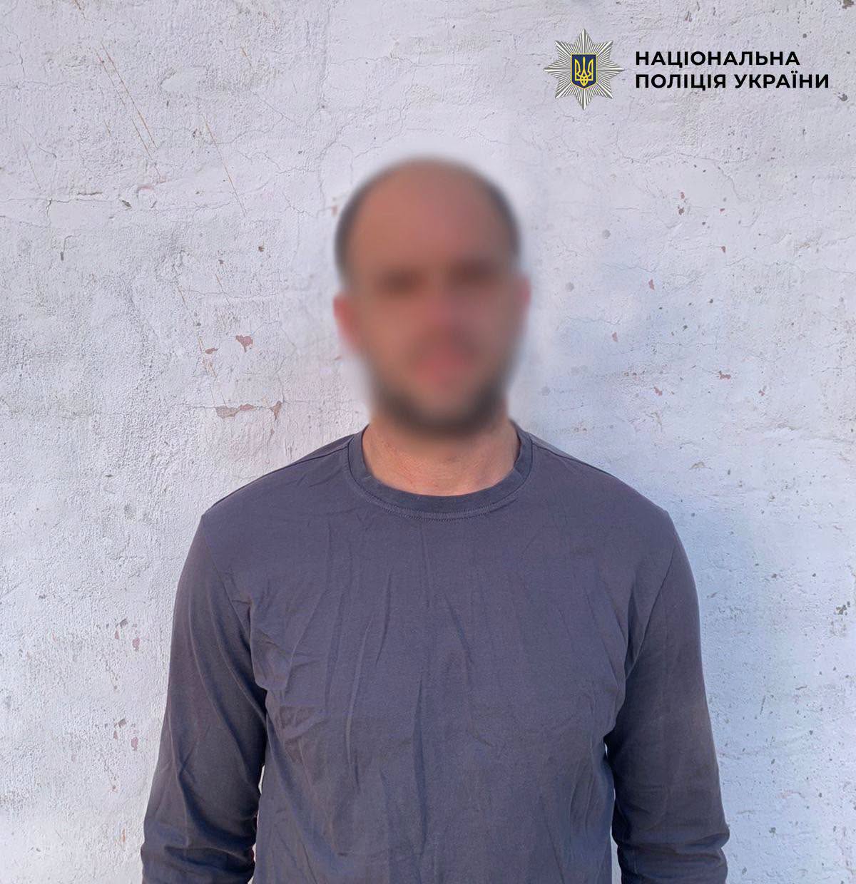 У Києві спіймали грабіжника, що наживався на пошкоджених ракетами помешканнях …
