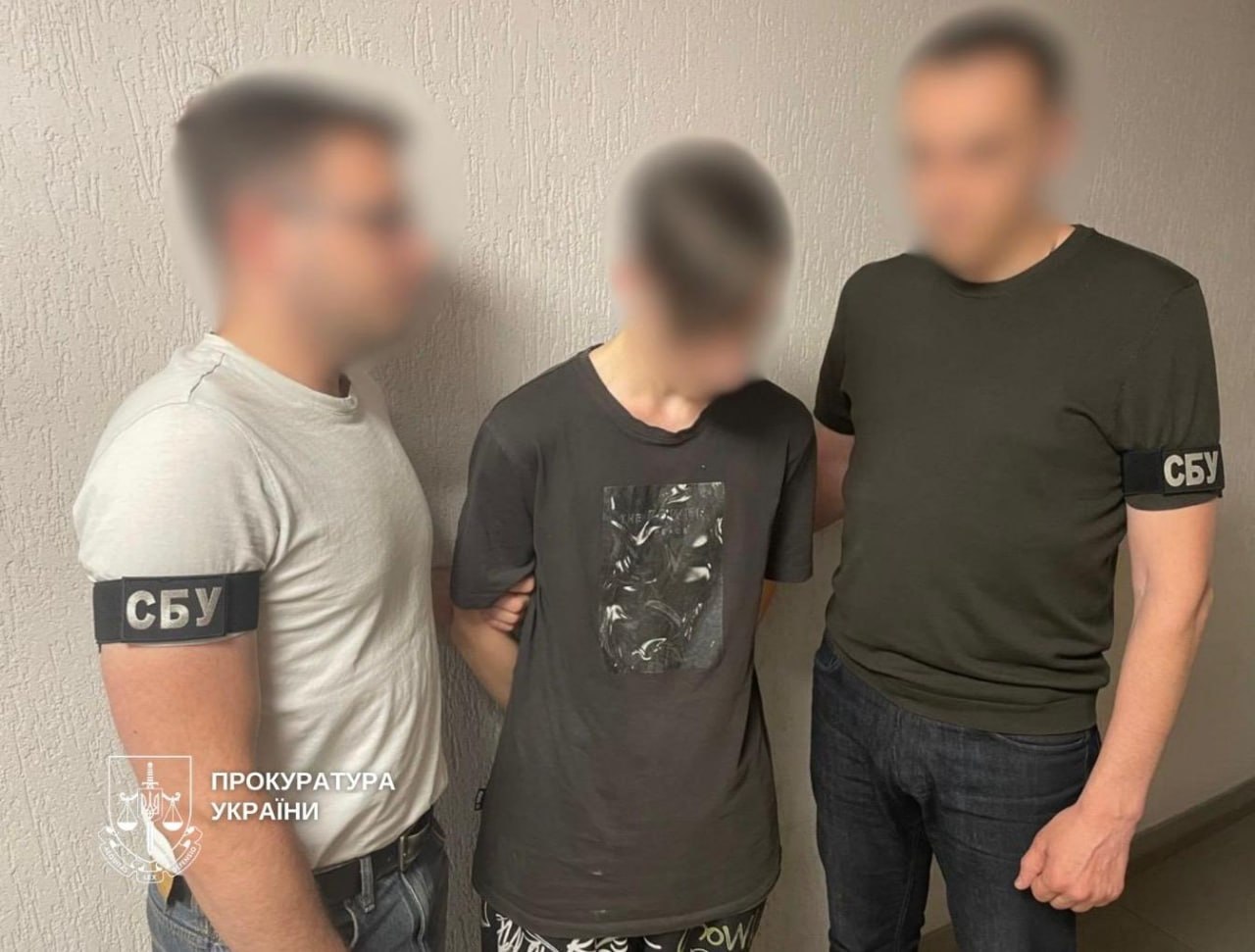 У Києві спіймали 18-річного російського агента, який керував ударами під …