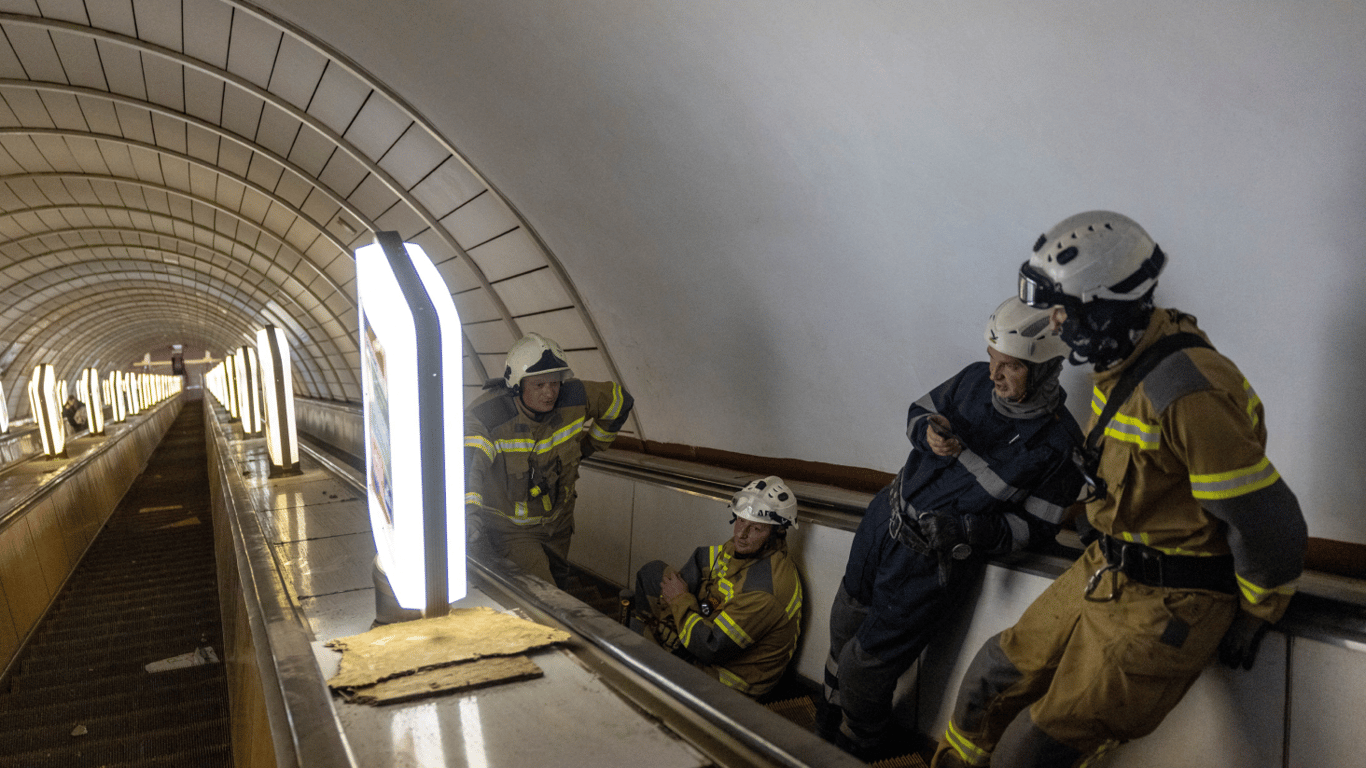 У Києві частково відновили роботу станції метро "Лукʼянівська"