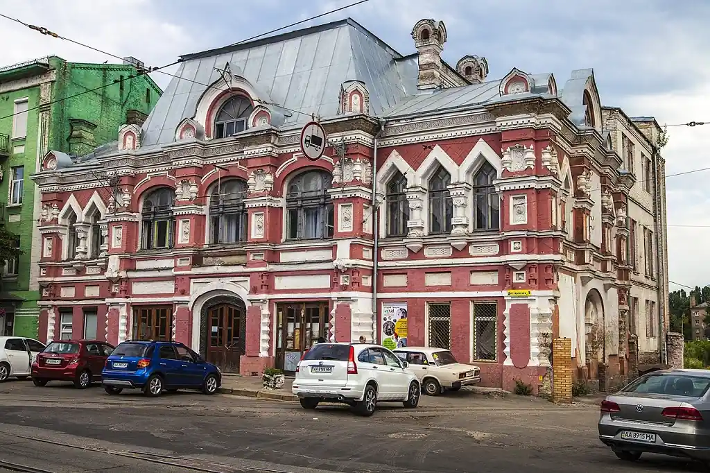 У Києві частково перекриють рух на вулиці Дегтярівській