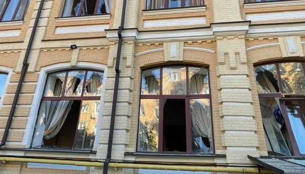 У Києві через атаку РФ пошкоджені будівлі домініканського монастиря й …