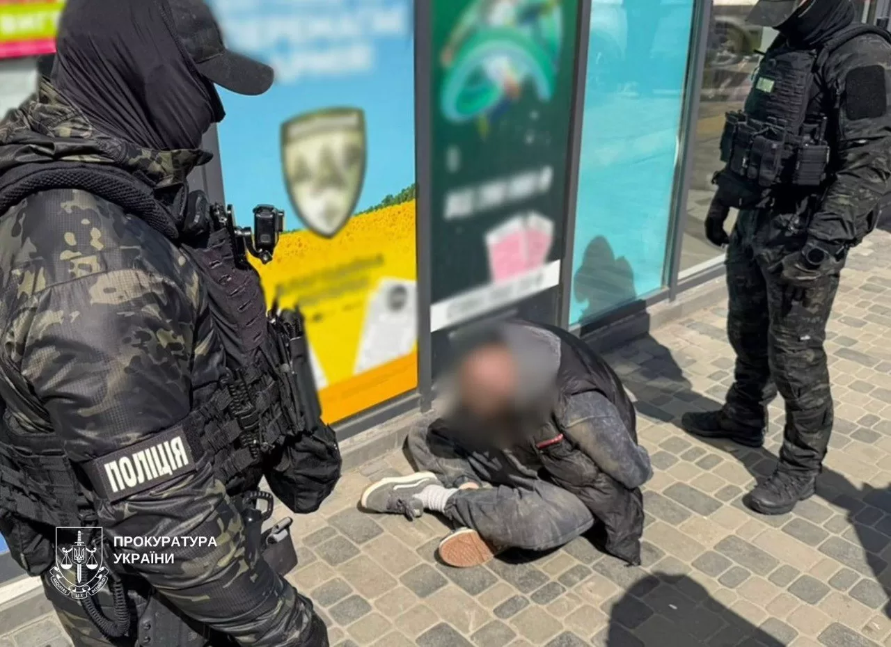У Києві чоловік продавав посаду військового капелана за 25 тис. …