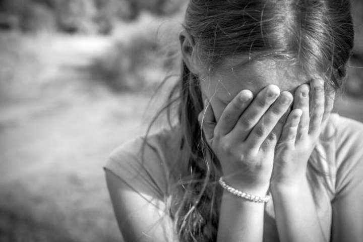 У Києві 47-річний нетверезий гість вчиняв розпусні дії щодо 10-річної …