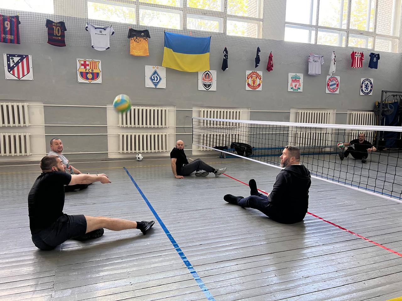 У Козятинській громаді ветерани розвивають волейбол сидячи та запрошують до …