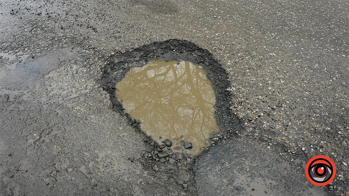 У Коломиї після наїзду на вибоїну притягнули до відповідальності водійку
