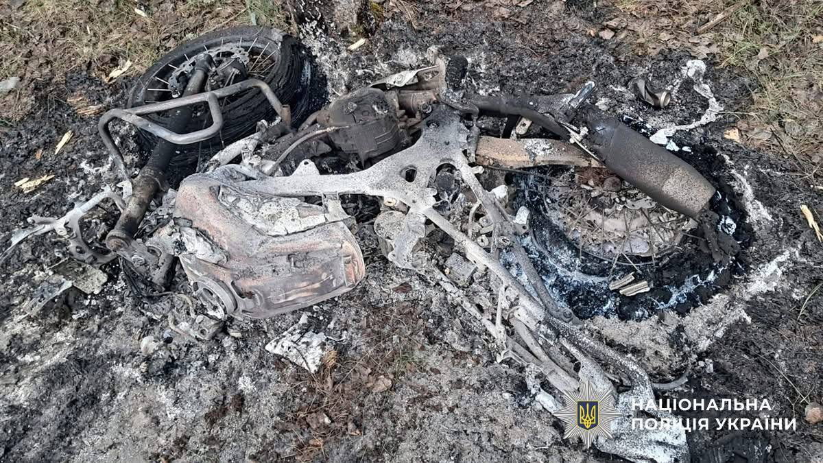 У Коростенському районі поліцейські встановлюють обставини загибелі мотоцикліста в ДТП