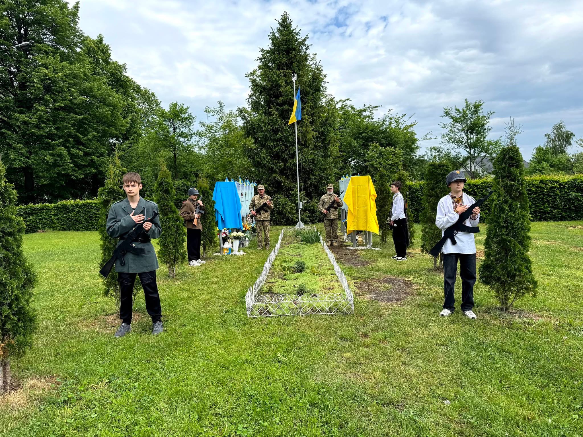 У Косові відкрили меморіальні дошки двом полеглим Захисникам України