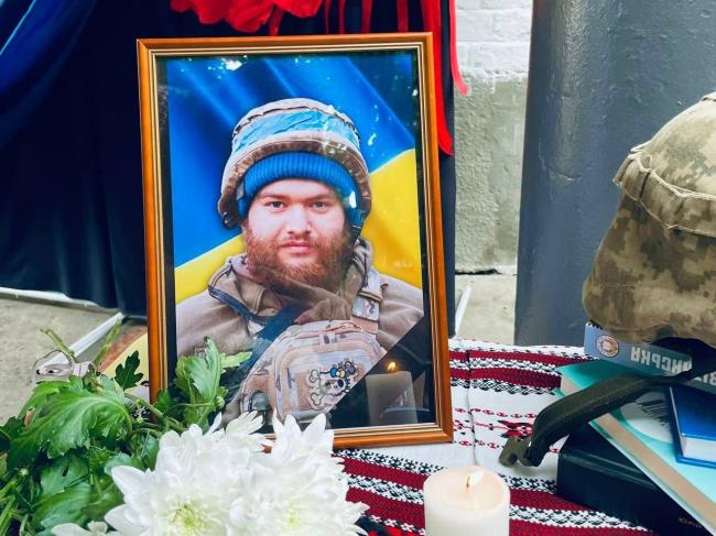У Костополі на фасаді гімназії відкрили дошку пам`яті загиблому оператору …